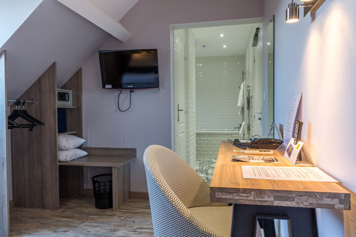 20190723-0159-HDR.jpg Aux Maisons