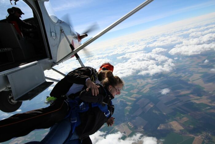 Aube parachutisme 3 (1).jpg Aube parachutisme