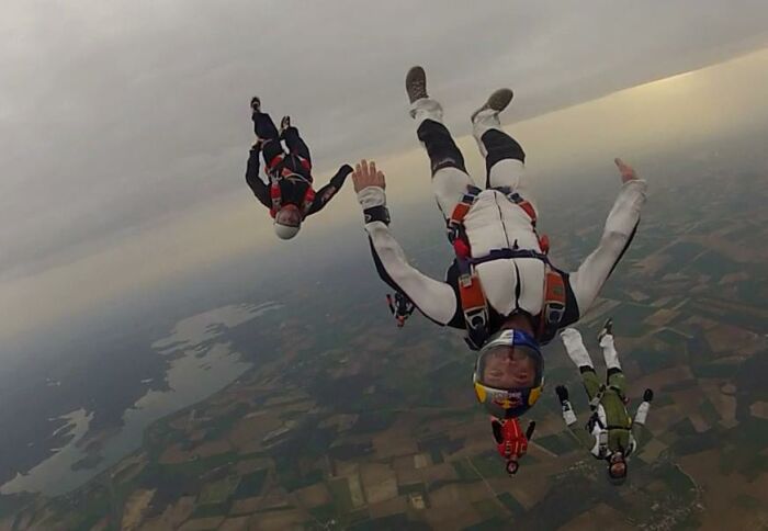 Aube parachutisme 2.jpg Aube parachutisme