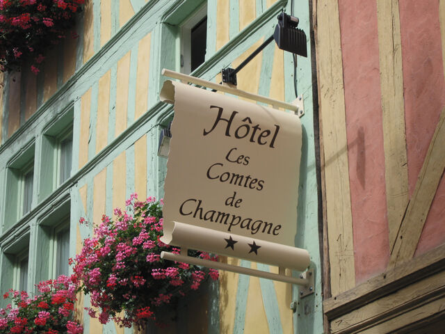 Comtes de Champagne - Façade new.jpg ©Brit Hôtel - Les Comtes de Champagne Comtes de Champagne - Façade new.jpg ©Brit Hôtel - Les Comtes de Champagne
