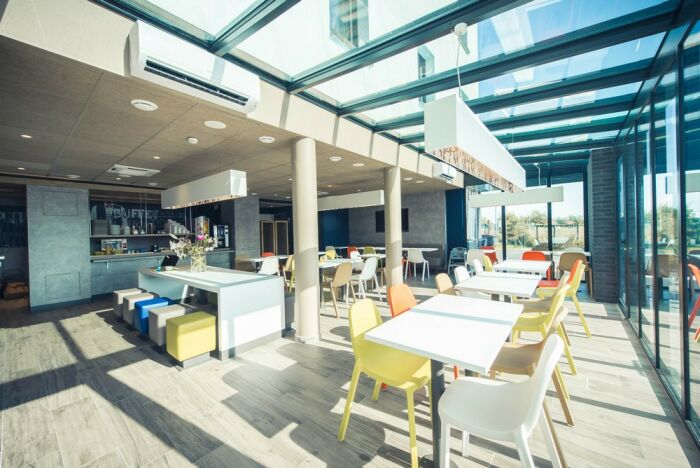 pdj véranda.jpg Ibis Budget Troyes Est pdj véranda.jpg Ibis Budget Troyes Est