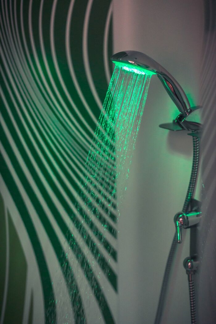 douche.jpg Ibis Budget Troyes Est douche.jpg Ibis Budget Troyes Est