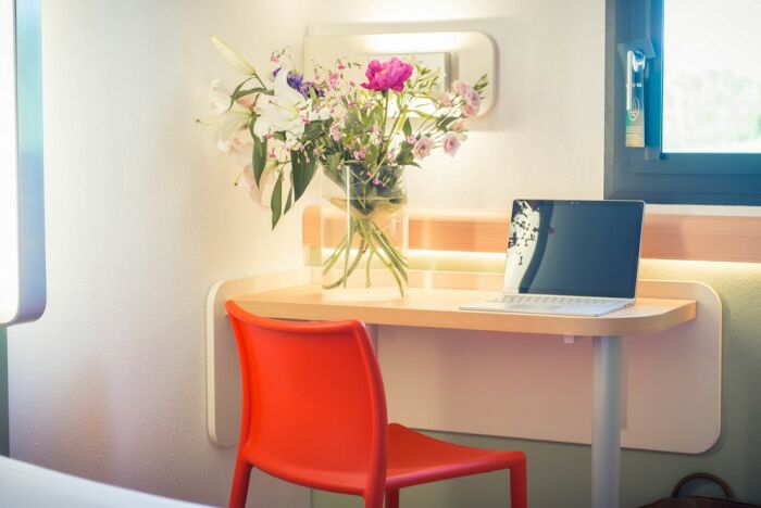 espace bureau.jpg Ibis Budget Troyes Est espace bureau.jpg Ibis Budget Troyes Est