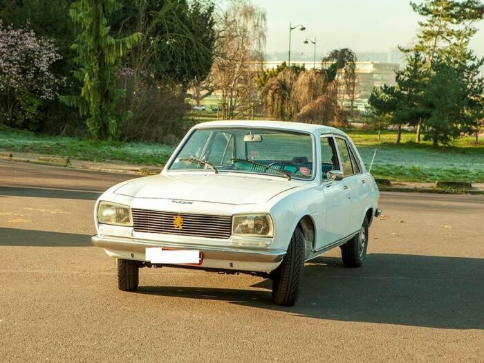 Peugeot 504.jpg ©M. Floirat