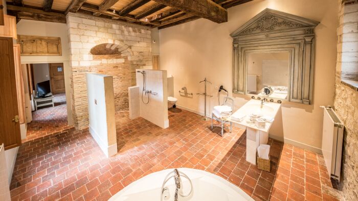 Maison de Rhodes - sdb accès handicap.jpg Olivier Douard Photographe