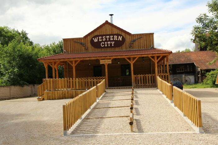 1.JPG Western City