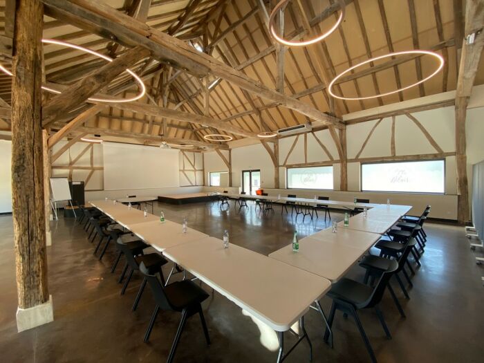 salle avec tables.jpeg © M. HAMOT