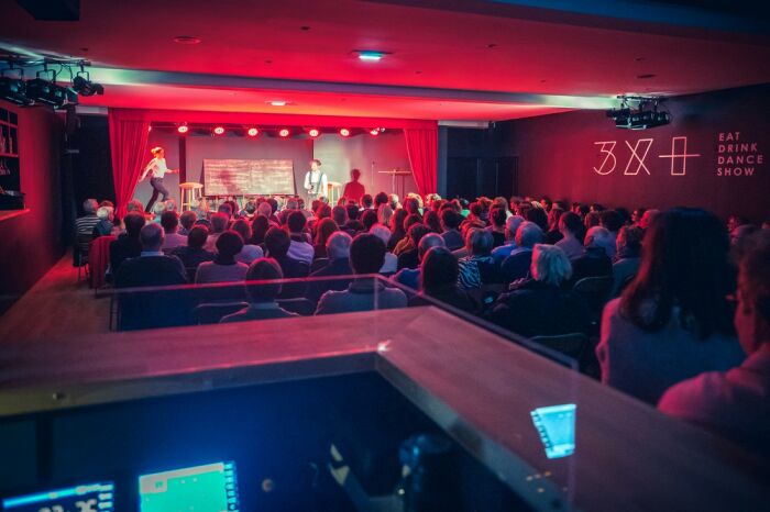 Scène & salle 3x+.jpg © Le Bonheur des Gens