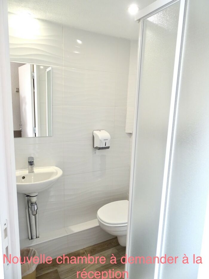 Salle d'eau.jpeg Première Classe Troyes Sud - Buchères