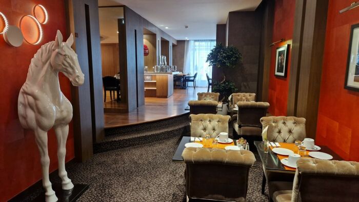 BW HOTEL DE LA POSTE 07.2023 - GAELLE S5.jpg TLCT GS BW HOTEL DE LA POSTE 07.2023 - GAELLE S5.jpg TLCT GS